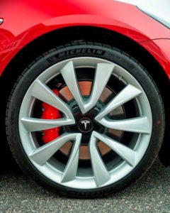 Tesla Model 3 Performance Llantas frenosok