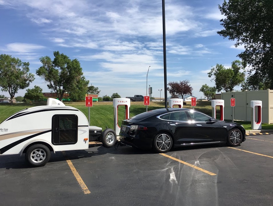 Can A Tesla Model S Tow?